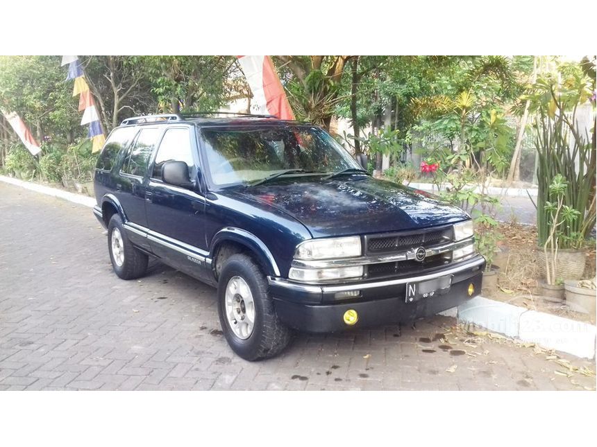 Jual Mobil Opel Blazer  1998 2 2 Manual 2 2 di Jawa Timur 