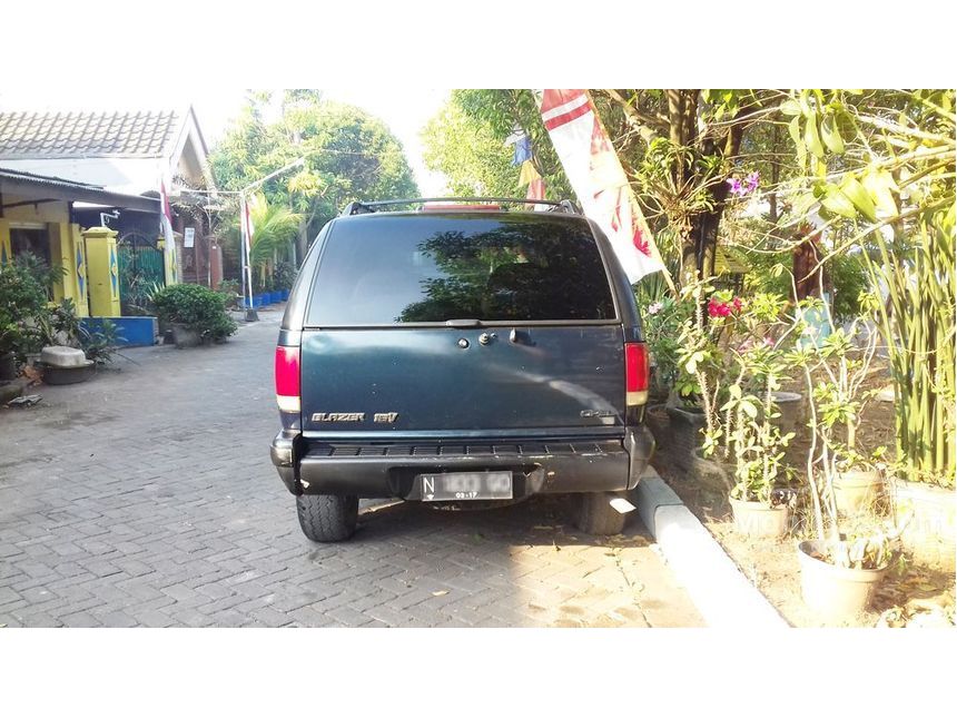 Jual Mobil Opel Blazer  1998 2 2 Manual 2 2 di Jawa Timur 