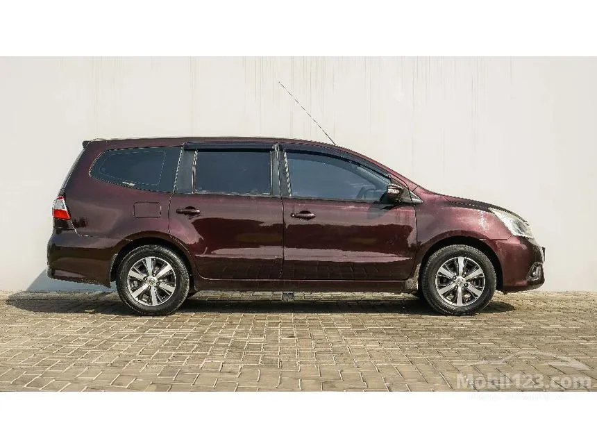 2017 Nissan Grand Livina XV MPV