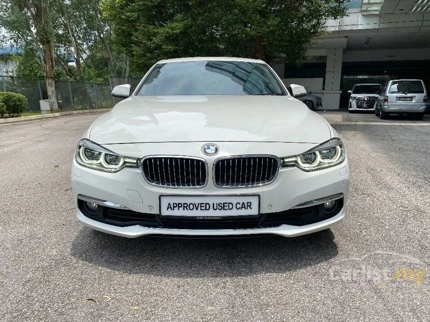 2019 BMW 318i Luxury Sedan