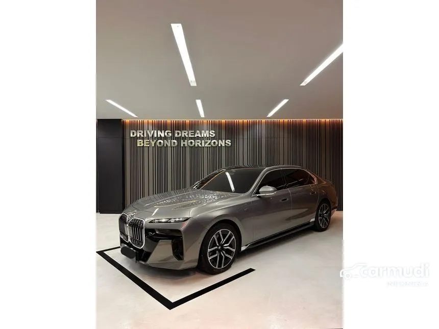 2024 BMW 735i M Sport Sedan
