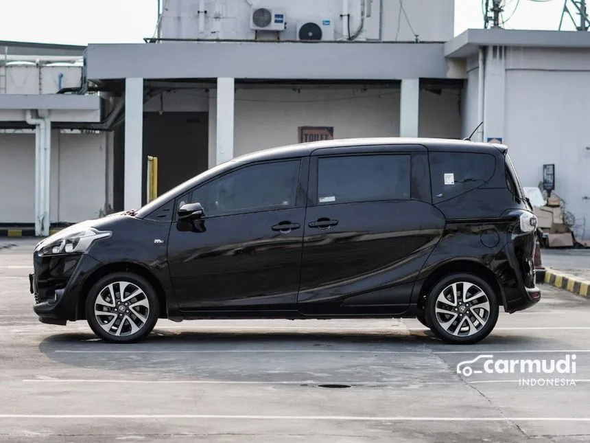 2017 Toyota Sienta V MPV