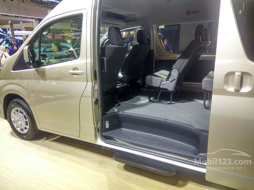 hiace luxury 2019