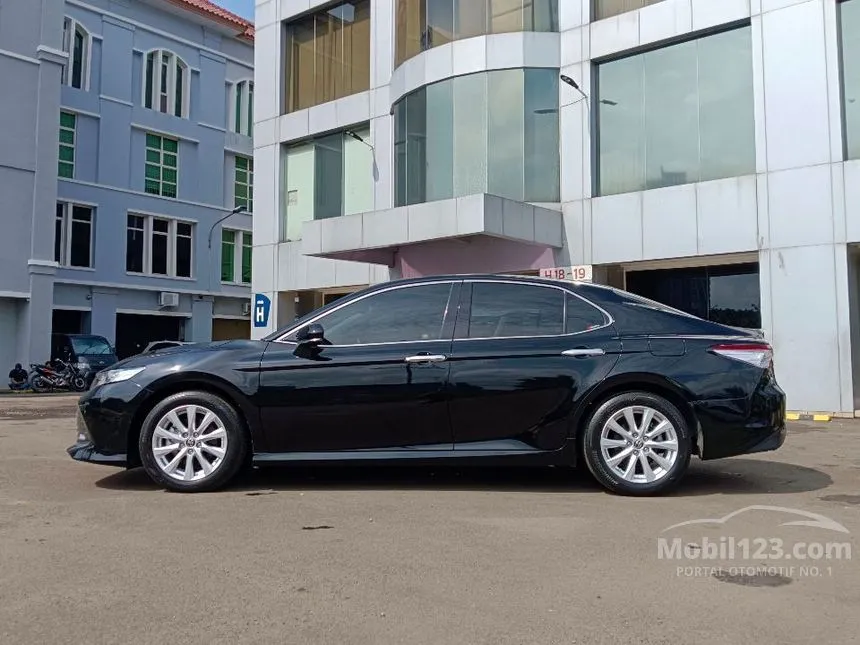 2020 Toyota Camry V Sedan