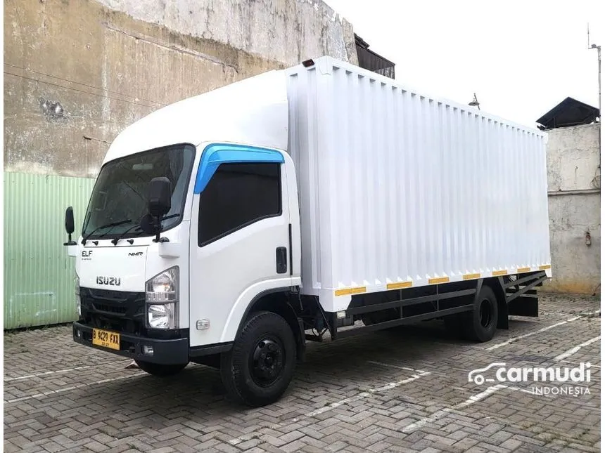 2022 Isuzu Elf NMR 81U Trucks