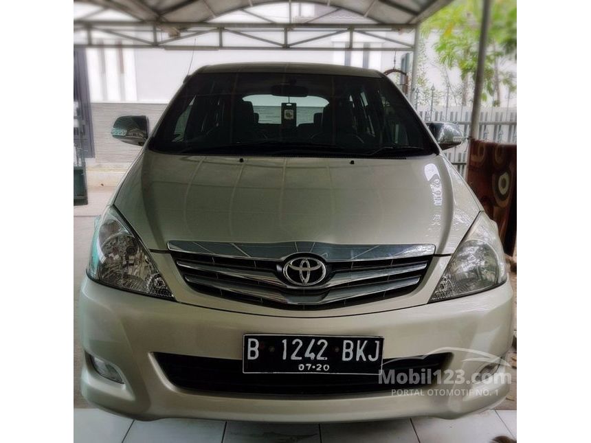 2010 Toyota Kijang Innova G MPV