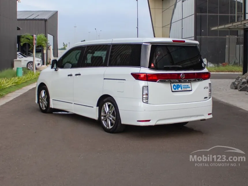 2013 Nissan Elgrand Highway Star MPV