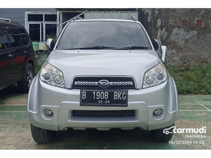 Jual Mobil Daihatsu Terios 2010 TX Adventure 1.5 di Jawa Barat Manual SUV Silver Rp 110.009.009