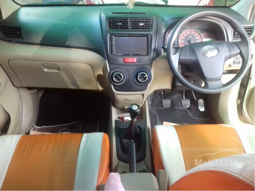 2013 Daihatsu Xenia M DLX MPV