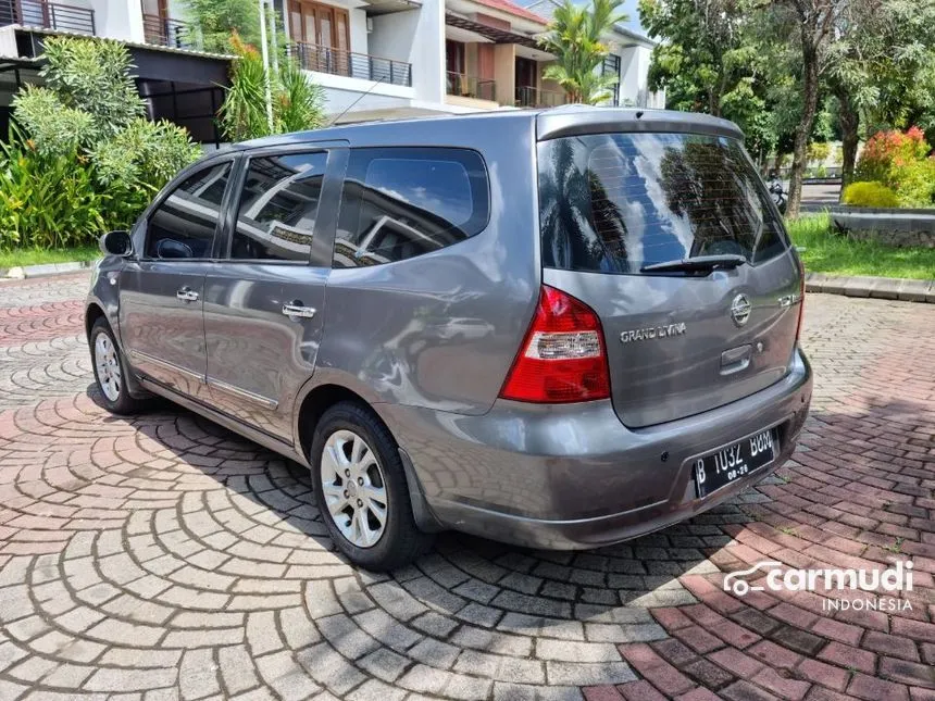 2011 Nissan Grand Livina XV MPV