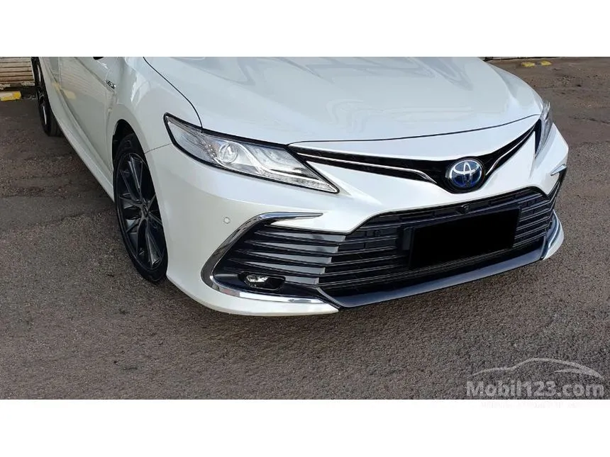 2023 Toyota Camry Hybrid Sedan