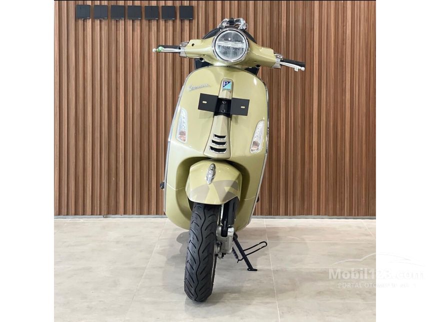jual vespa sean wotherspoon