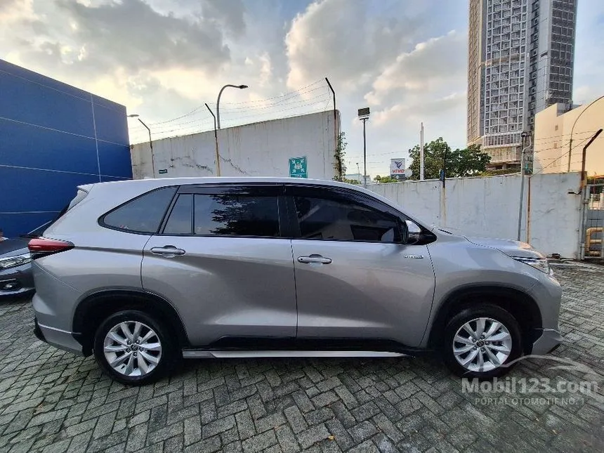 2022 Toyota Kijang Innova Zenix V HV Modellista (Non Premium Color) MPV