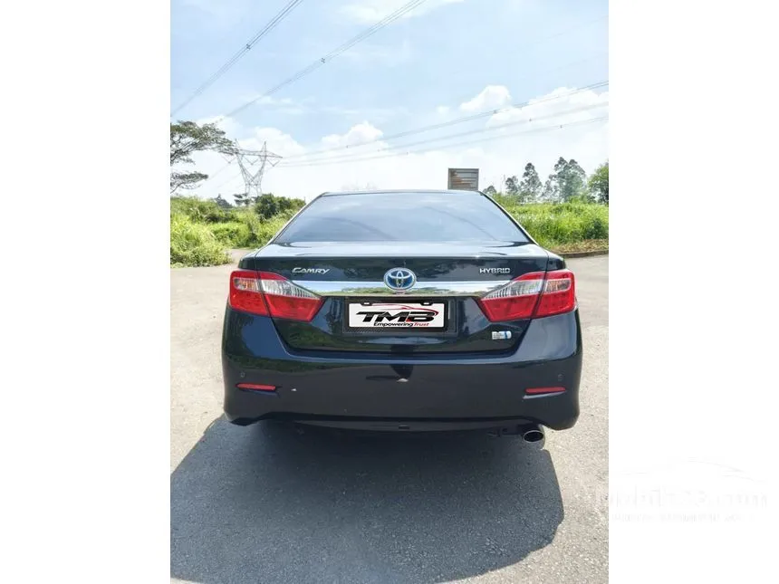 2014 Toyota Camry Hybrid Sedan