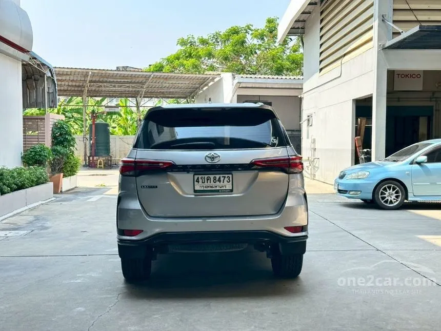 2023 Toyota FORTUNER Leader V SUV