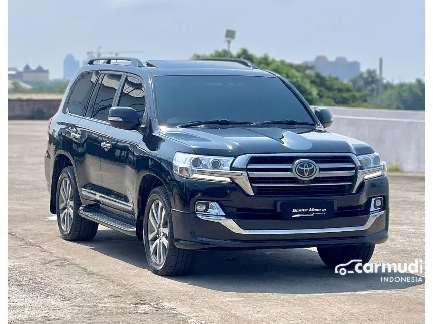 2019 Toyota Land Cruiser 200 VX-R SUV