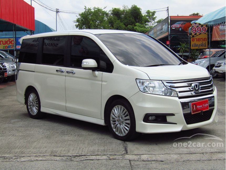 Honda stepwgn 2012