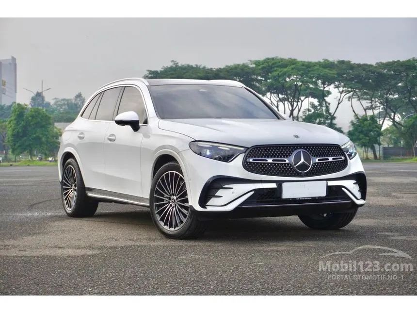 2023 Mercedes-Benz GLC300 AMG Line 4MATIC SUV