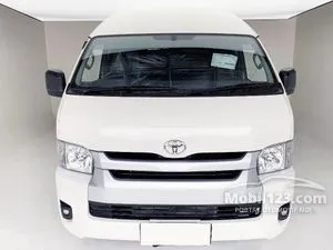 2024 Toyota Hiace 3.0 Commuter Van