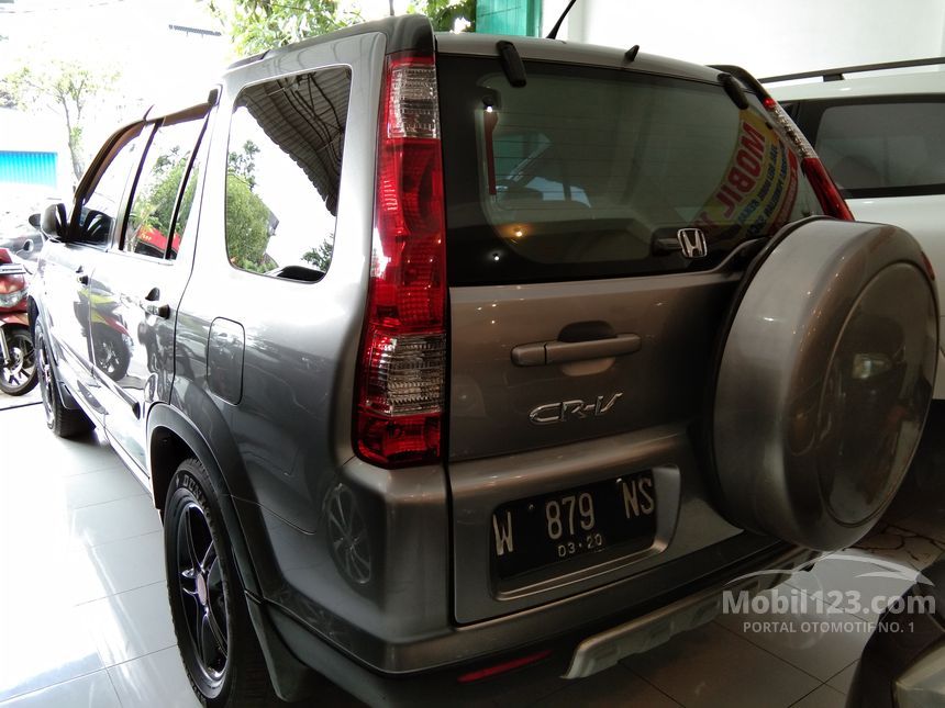 Jual Mobil  Honda  CR V 2006  RD 2 4 di Jawa Timur Automatic 