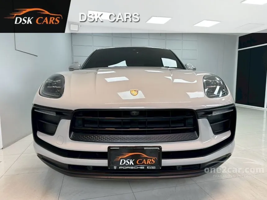 2023 Porsche MACAN SUV