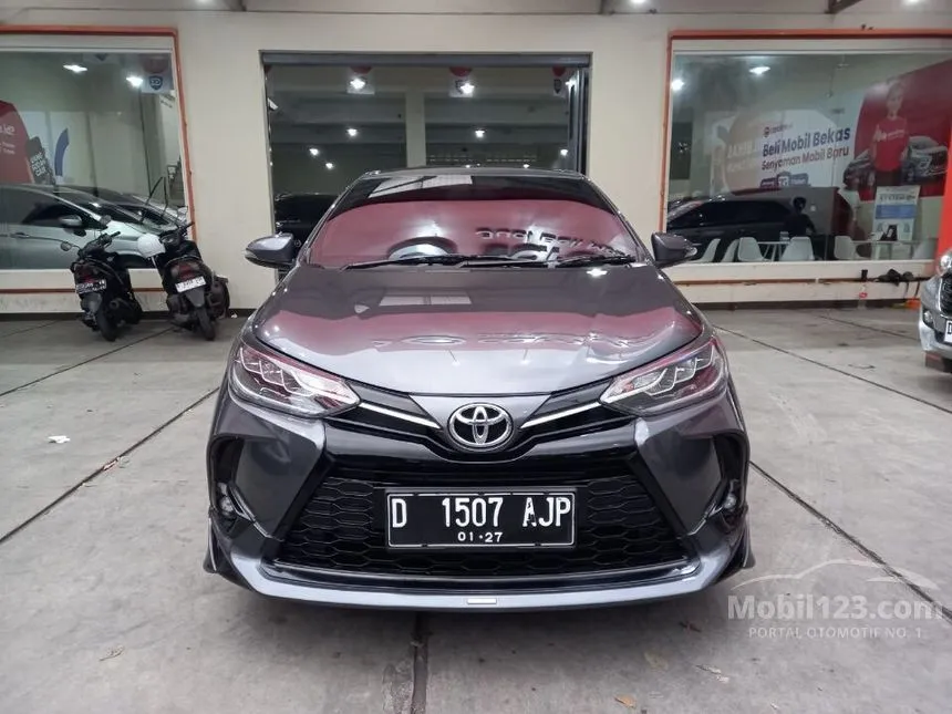 Jual Mobil Toyota Yaris 2021 S GR Sport 1.5 di Jawa Barat Automatic Hatchback Abu