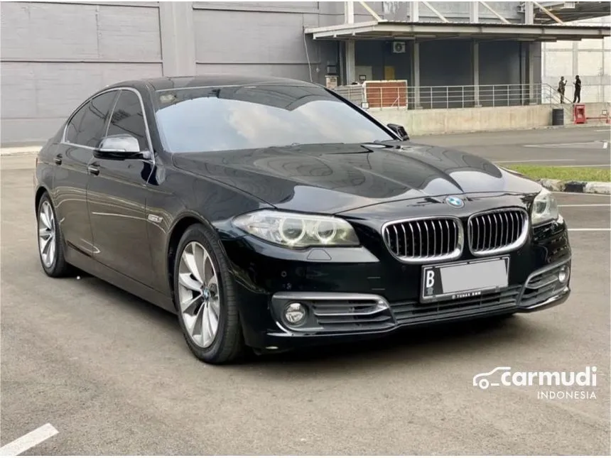 2016 BMW 520i Luxury Sedan