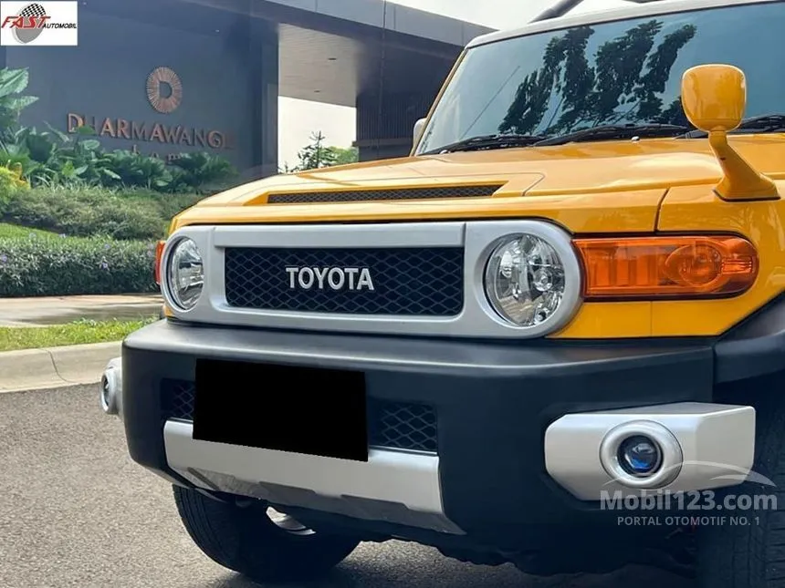 2017 Toyota FJ Cruiser SUV
