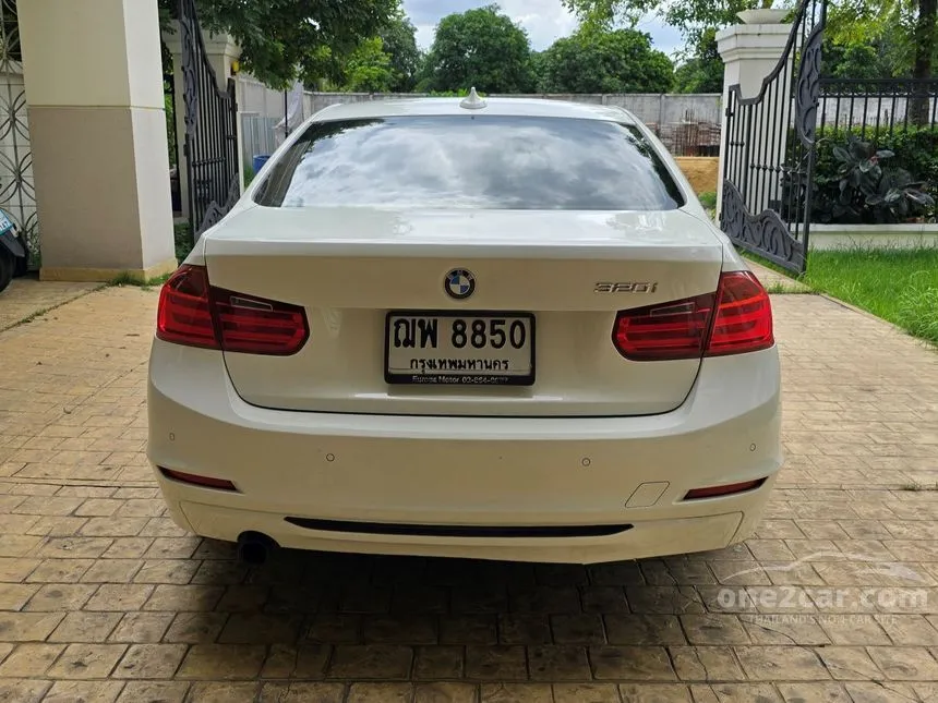 2013 BMW 320i Sport Sedan
