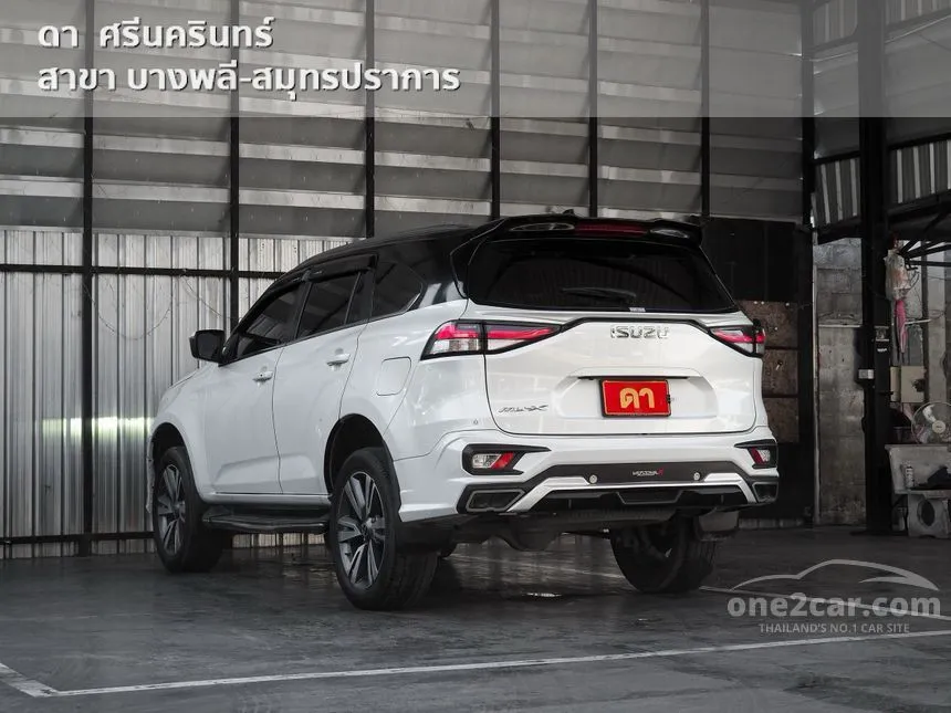 2022 Isuzu MU-X Ultimate SUV