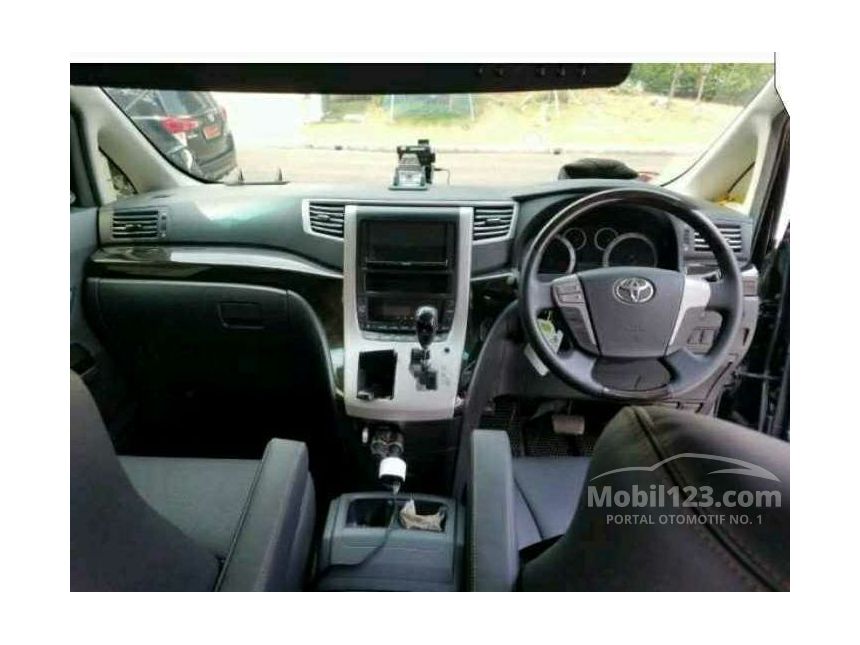 2011 Toyota Alphard S MPV