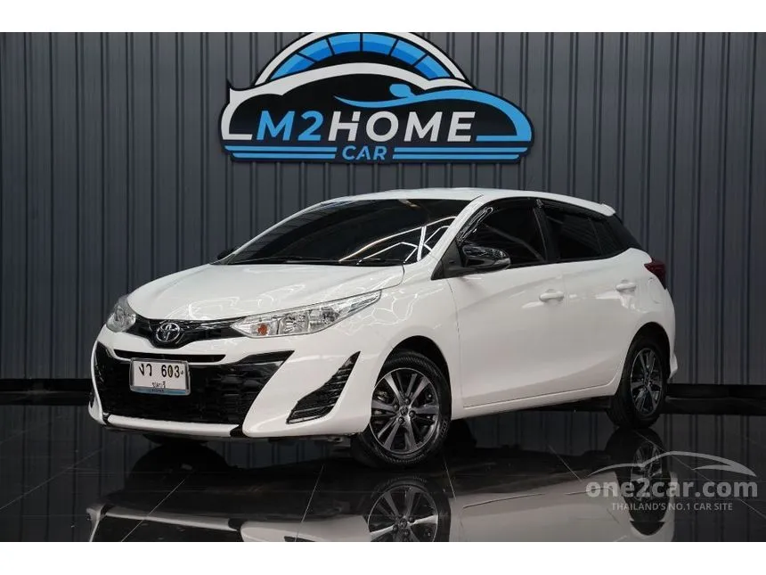 2020 Toyota YARIS Mid Hatchback
