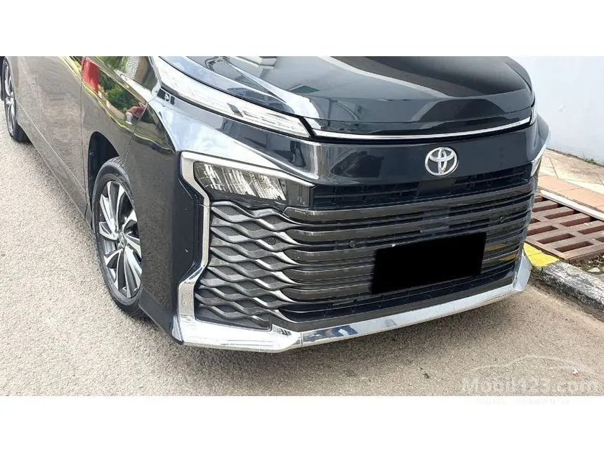 2022 Toyota Voxy (Non Premium Color) MPV