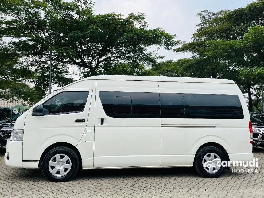 2019 Toyota Hiace Commuter Van