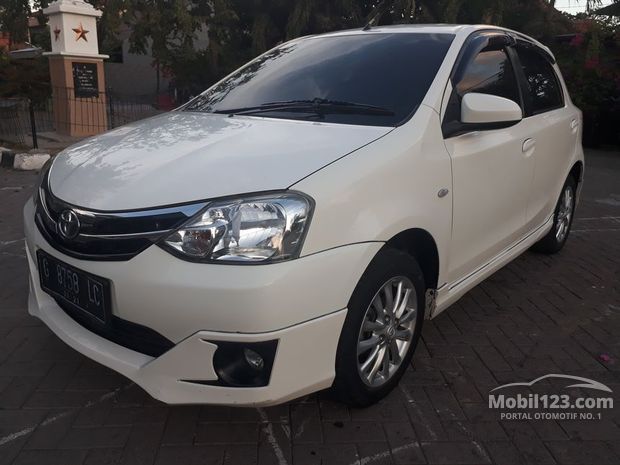 Toyota Etios Valco Mobil Bekas Baru dijual di Surabaya 