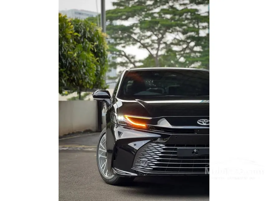 2026 Toyota Camry V Sedan