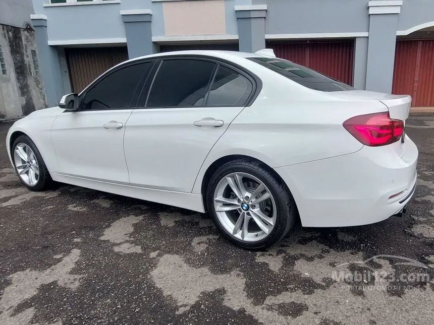 2019 BMW 320i Sport Shadow Edition Sedan