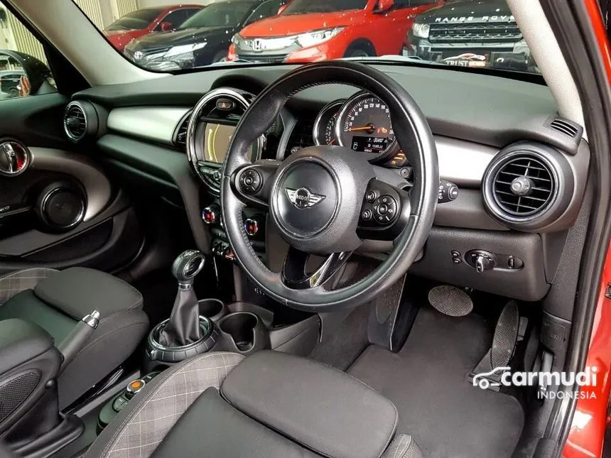 2015 MINI Cooper F55 Hatchback