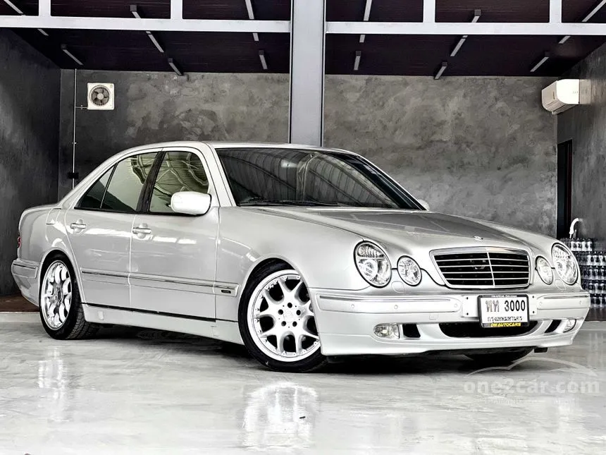 2000 Mercedes-Benz E240 Sedan