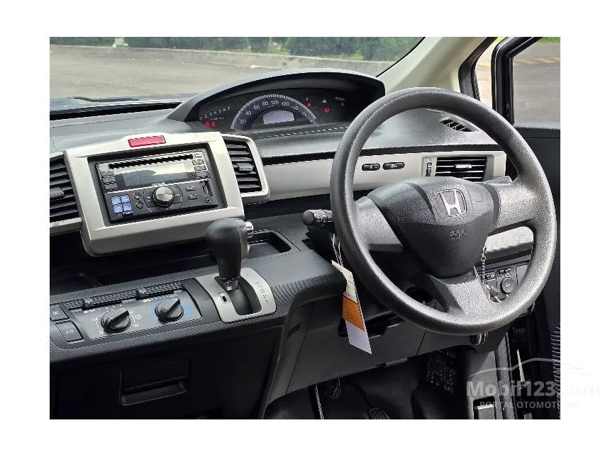 2013 Honda Freed S MPV