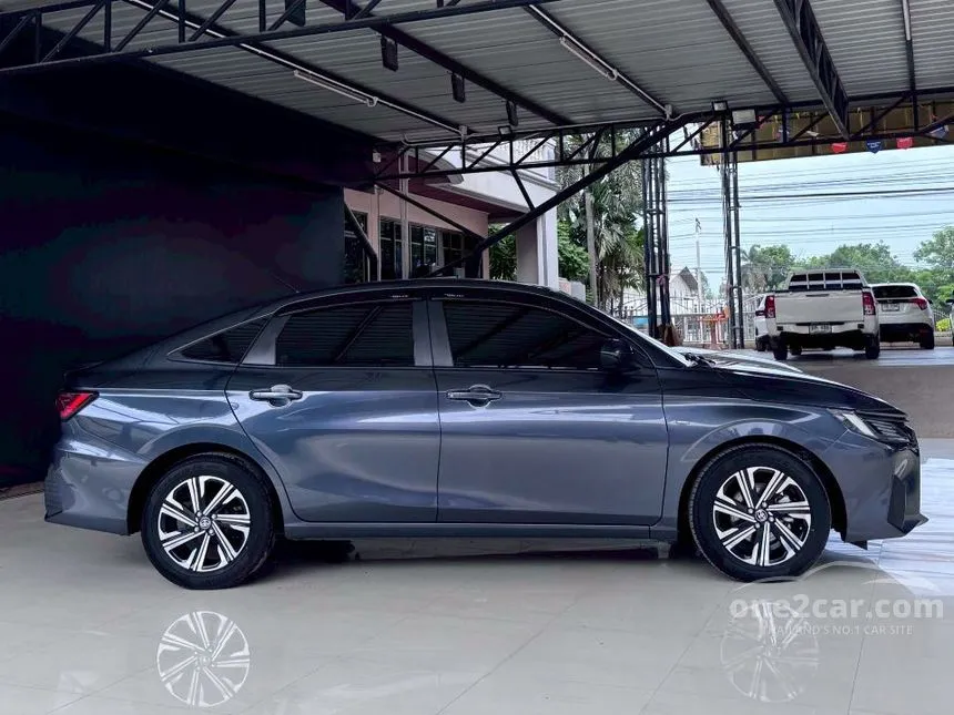 2023 Toyota Yaris Ativ Sport Sedan