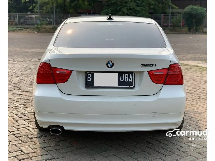 2011 BMW 320i Sedan