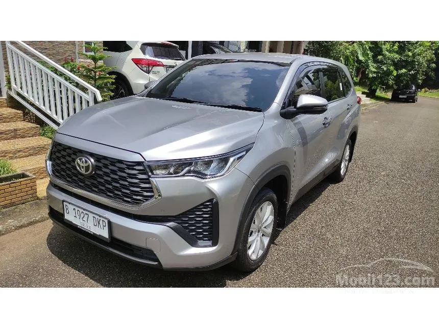 2023 Toyota Kijang Innova Zenix V (Premium Color) MPV