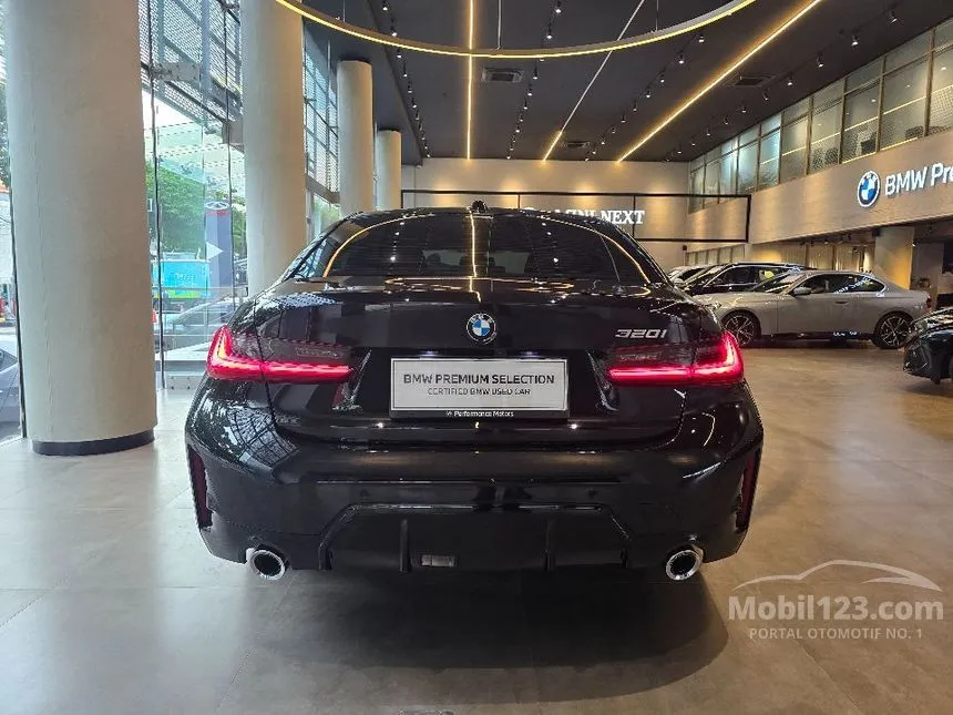 2023 BMW 320i M Sport Sedan