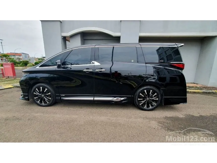 2024 Toyota Alphard HEV Modelista MPV