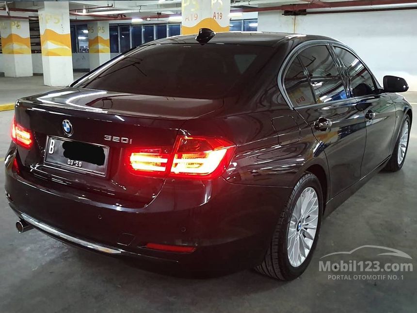 Jual Mobil  BMW  320i  2014 Luxury  2 0 di DKI Jakarta 