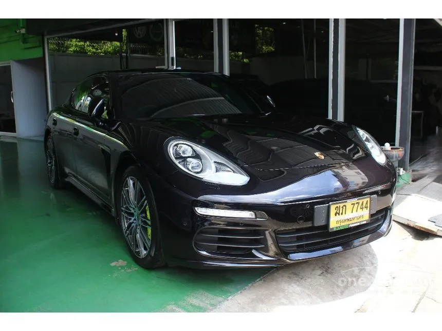 2016 Porsche Panamera S E-Hybrid Sedan