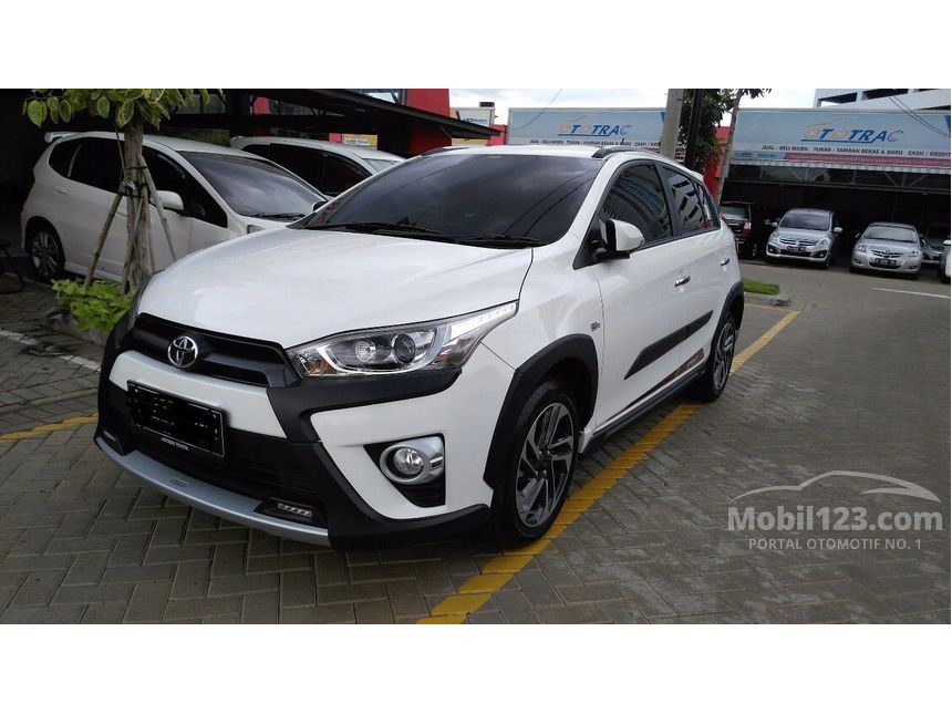 Jual Mobil Toyota Yaris 2016 TRD Sportivo Heykers 1.5 di 