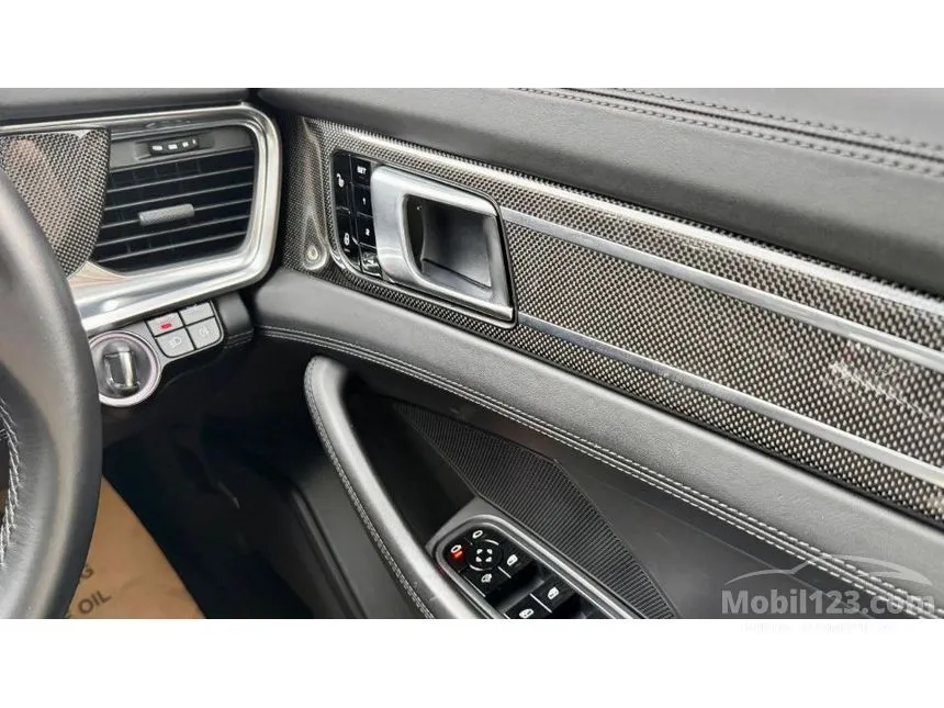 2017 Porsche Panamera 4S Hatchback