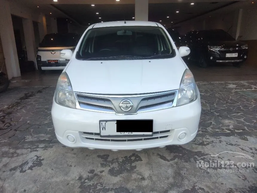 Jual Mobil Nissan Grand Livina 2013 SV 1.5 di Jawa Timur Automatic MPV Putih Rp 98.000.000